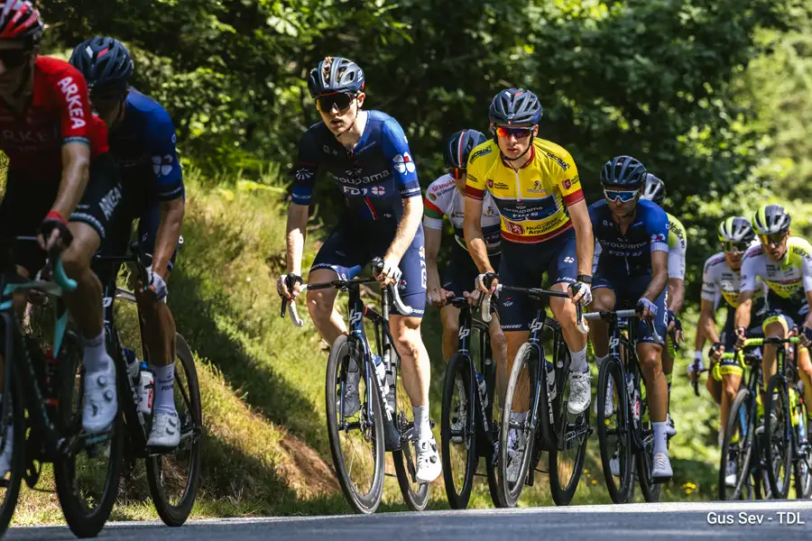 Tour du Limousin 2023, Romain Grégoire en jaune avant l'arrivée finale à Beaublanc Sport Tour du Limousin 2023, Romain Grégoire en jaune avant l'arrivée finale à Beaublanc Sport